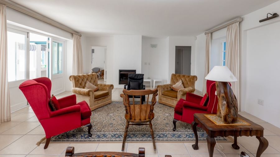 5 Bedroom Property for Sale in Struisbaai Western Cape